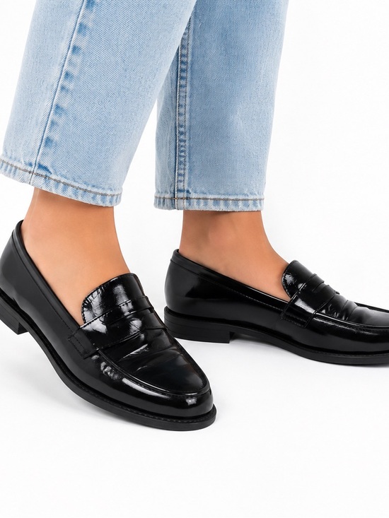 Stuart Weitzman Shoes - Stuart Weitzman Vintage Black Patent Leather Loafers Women’s Size 6.5
